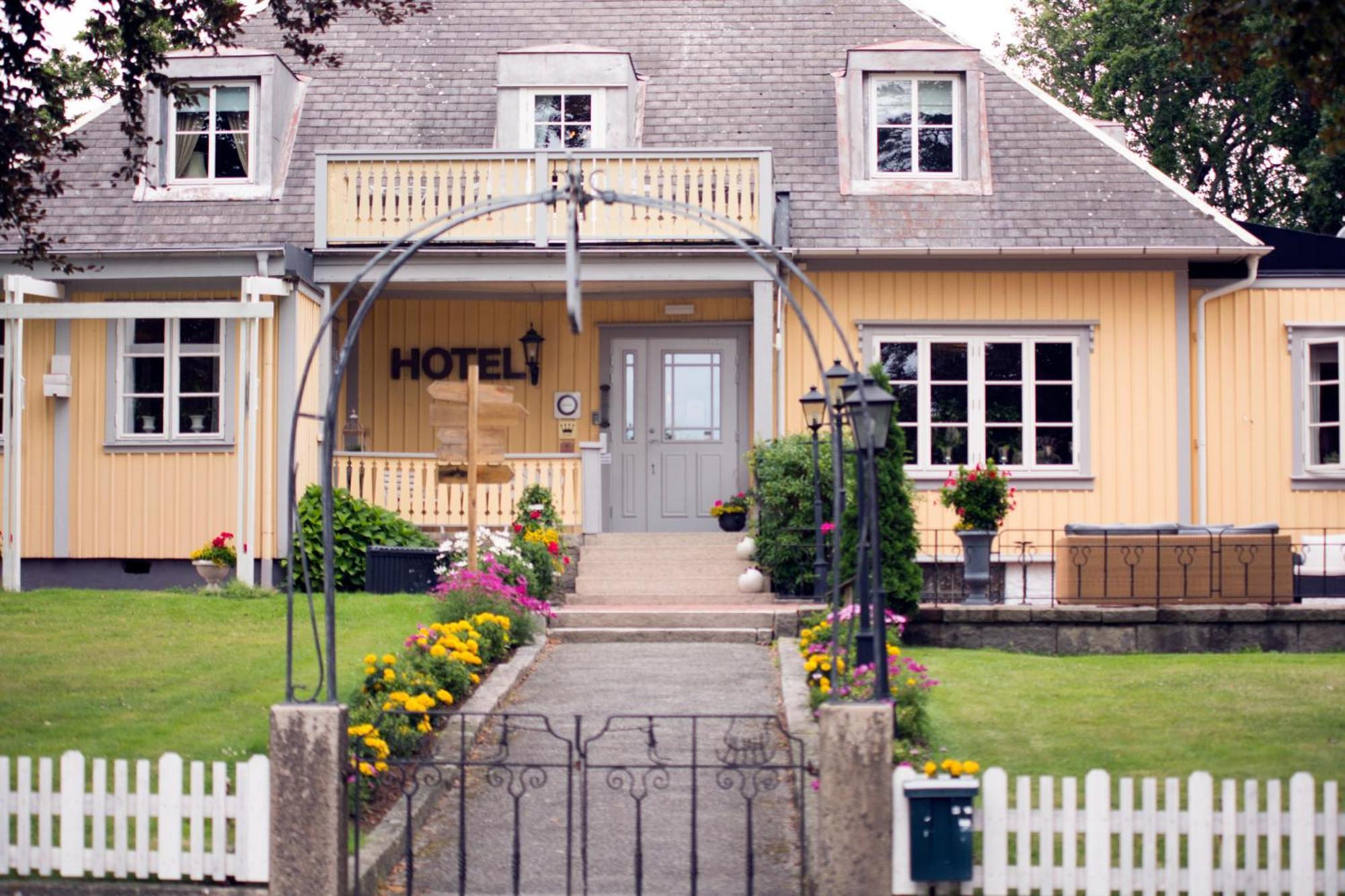 Hotel Tanum Gestgifveri Танумсхеде Экстерьер фото